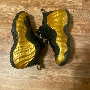 Nike foamposite one metallic gold size 12